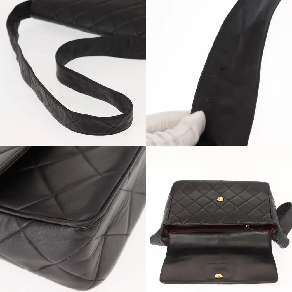 Chanel Matelasse Shoulder Bag - Picture 4 of 8